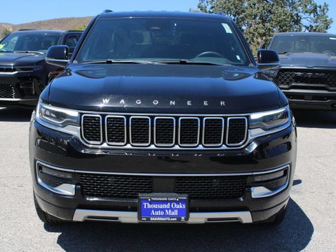 Used 2024 Jeep Wagoneer Series II w/ Flexible Seating Group AWD/4WD image 2