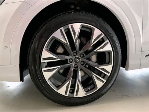 New 2026 Audi Q8 Premium Plus AWD/4WD image 7