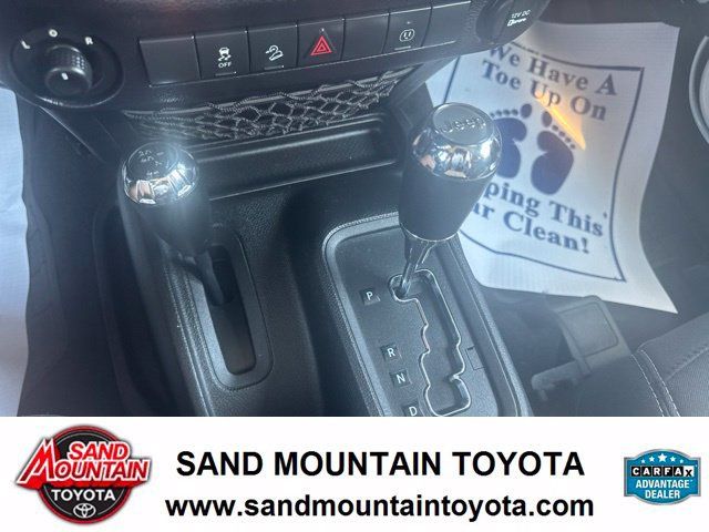 Used 2015 Jeep Wrangler Sahara AWD/4WD image 15