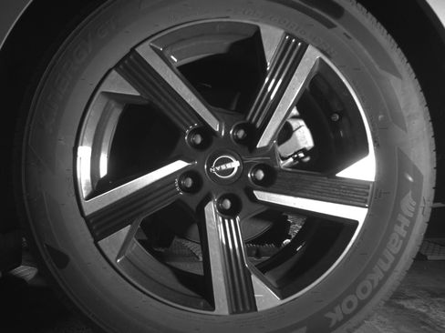 Used 2025 Nissan Sentra SV FWD image 14