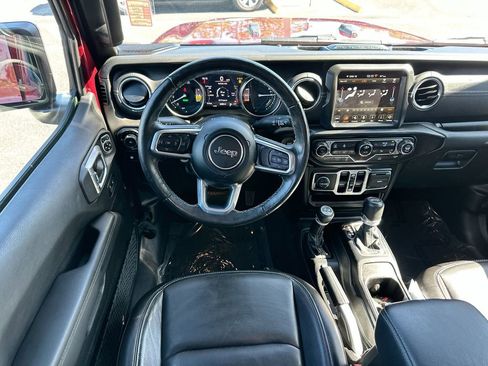 Used 2022 Jeep Wrangler Unlimited Sahara AWD/4WD image 22