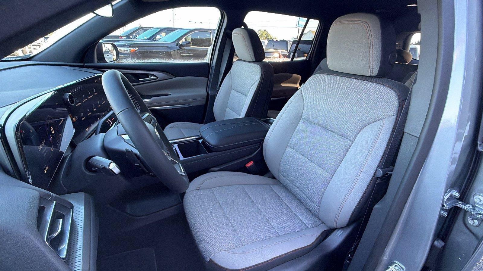 New 2027 Chevrolet Traverse LT FWD image 16