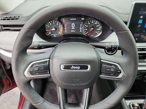 Used 2022 Jeep Compass Latitude AWD/4WD image 19