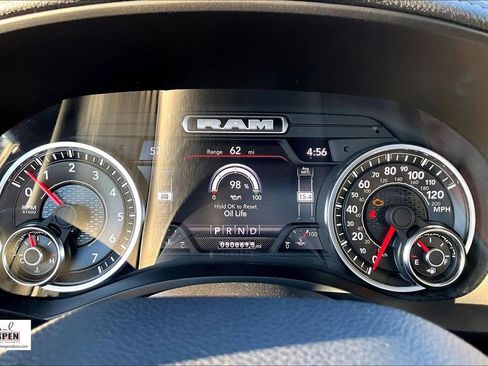 Used 2024 RAM 1500 Laramie AWD/4WD image 14