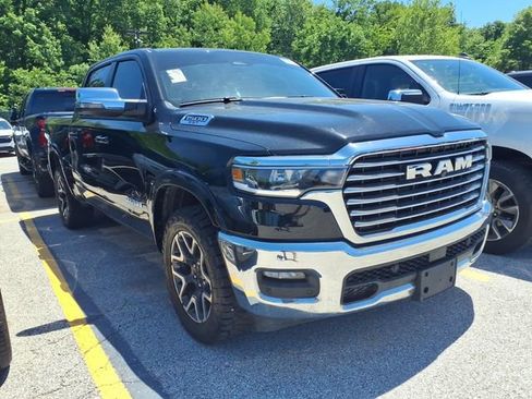 Used 2025 RAM 1500 Laramie AWD/4WD image 4