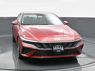 Used 2024 Hyundai Elantra SEL w/ Convenience Package video 2