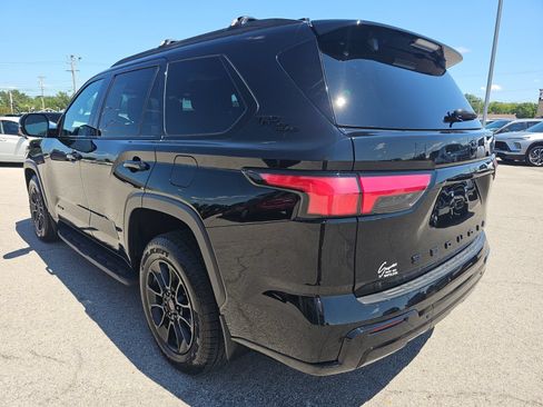 Used 2025 Toyota Sequoia Limited AWD/4WD image 5