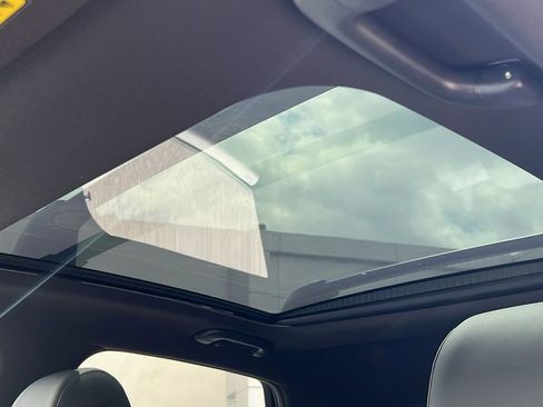 Used 2025 Genesis GV60 Advanced image 34