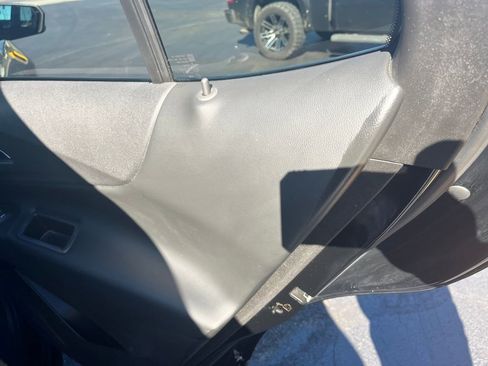 Used 2018 Chevrolet Equinox LT image 24