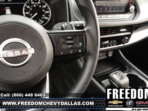 Used 2024 Nissan Rogue SV AWD/4WD image 23