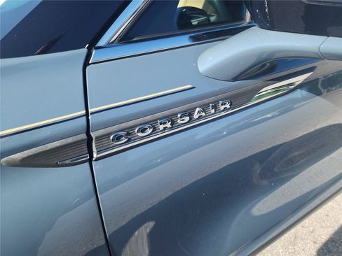 Used 2023 Lincoln Corsair Reserve w/ Equipment Group 201A FWD image 11