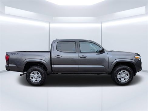 Used 2022 Toyota Tacoma SR image 2