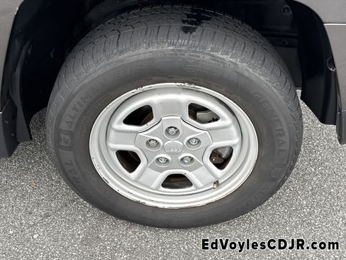 Used 2016 Jeep Patriot Sport w/ Power Value Group image 14