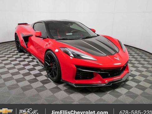 Used 2024 Chevrolet Corvette Z06 w/ Chrome Exterior Badge Package RWD image 1