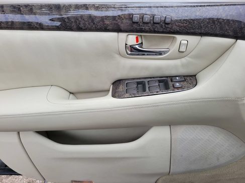 Used 2002 Lexus LS 430 RWD image 23