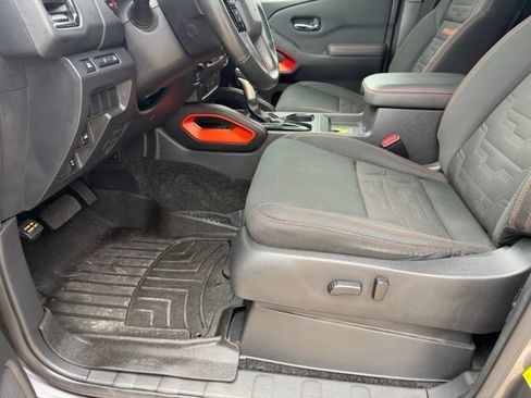 Used 2022 Nissan Frontier PRO-4X w/ Technology Package AWD/4WD image 17