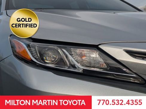 Certified 2020 Toyota Camry SE image 10