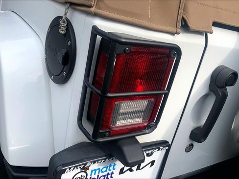 Used 2018 Jeep Wrangler Sport AWD/4WD image 30