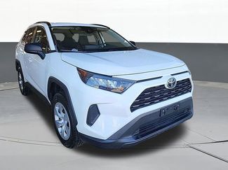 Used 2020 Toyota RAV4 LE FWD video 1