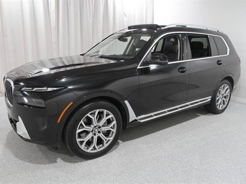 Used 2026 BMW X7 xDrive40i AWD/4WD image 3