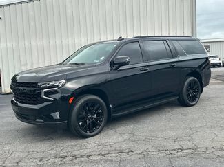 Used 2023 Chevrolet Suburban RST w/ Sport Performance Package AWD/4WD video 2