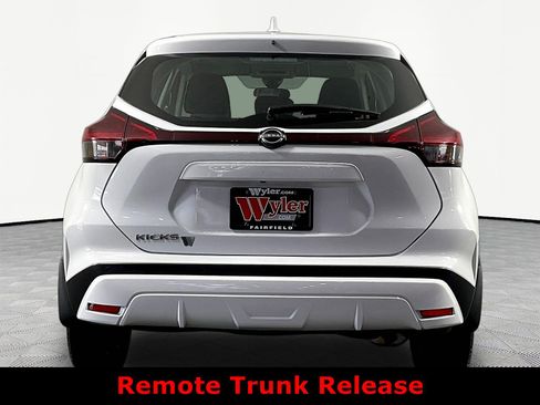 Used 2024 Nissan Kicks S FWD image 5