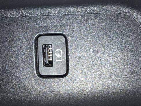 Used 2025 Nissan Sentra SV FWD image 31