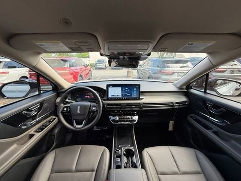 New 2025 Lincoln Corsair FWD w/ Equipment Group 101A image 8