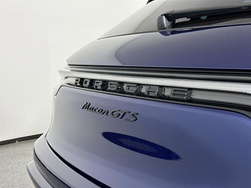 Certified 2025 Porsche Macan GTS AWD/4WD image 17