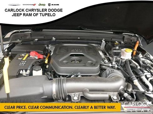 Used 2025 Jeep Wrangler Sahara AWD/4WD image 41