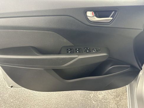 Used 2020 Hyundai Accent SE FWD image 29