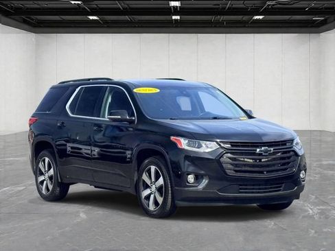 Used 2020 Chevrolet Traverse LT w/ LT Premium Package AWD/4WD image 3