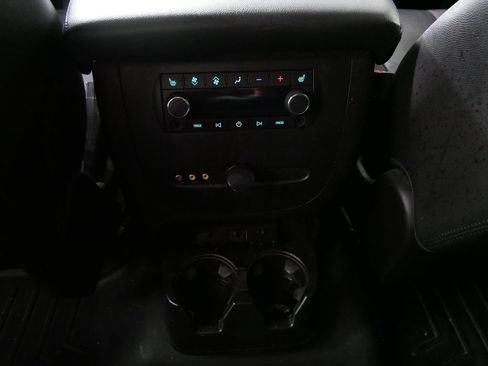 Used 2013 GMC Yukon SLT w/ SLT-2 Equipment Package AWD/4WD image 20
