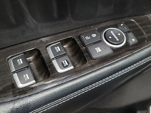 Used 2019 Kia Sorento LX w/ LX Convenience Package image 27