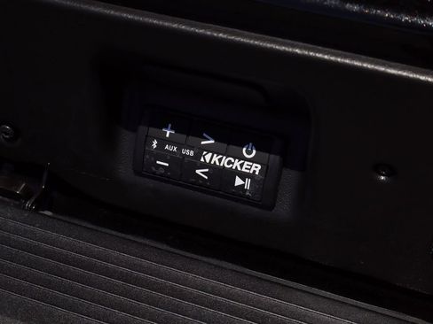 Used 2022 GMC Sierra 2500 Denali w/ Denali Black Diamond Edition AWD/4WD image 29
