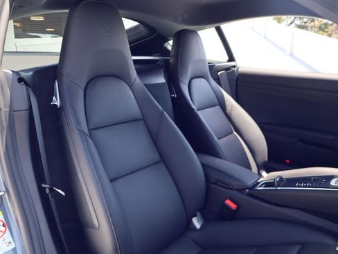 Certified 2025 Porsche 718 Cayman S RWD image 22