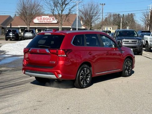 Used 2018 Mitsubishi Outlander 4WD Plug-In Hybrid image 5
