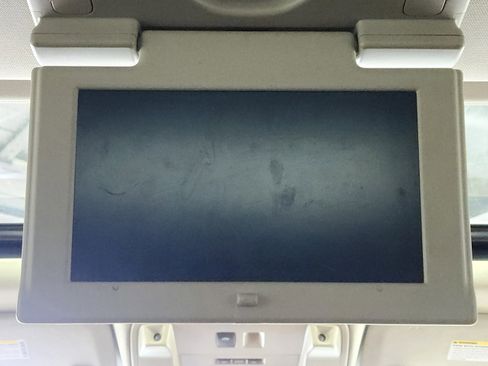 Used 2016 Cadillac Escalade Premium image 17