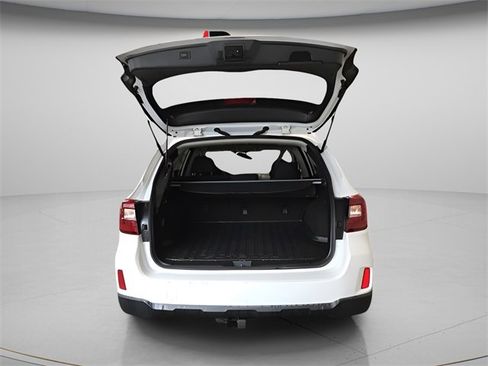 Used 2016 Subaru Outback 2.5i Premium image 4