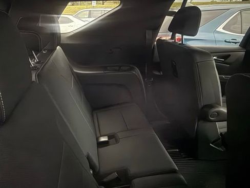 Used 2025 Chevrolet Traverse LT w/ Midnight/Sport Edition AWD/4WD image 8