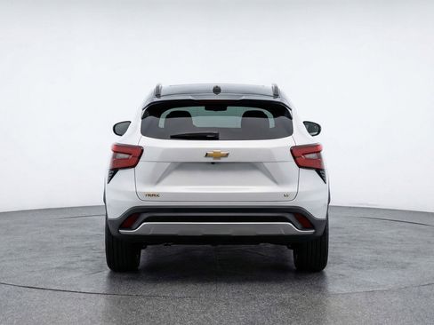 Used 2025 Chevrolet Trax LT w/ LT Convenience Package FWD image 7