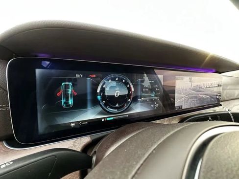 Used 2017 Mercedes-Benz E 300 image 28