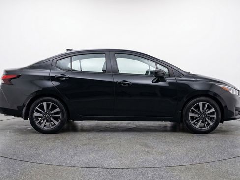 Used 2025 Nissan Versa SV FWD image 11