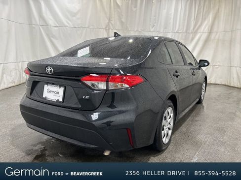 Used 2022 Toyota Corolla LE image 3