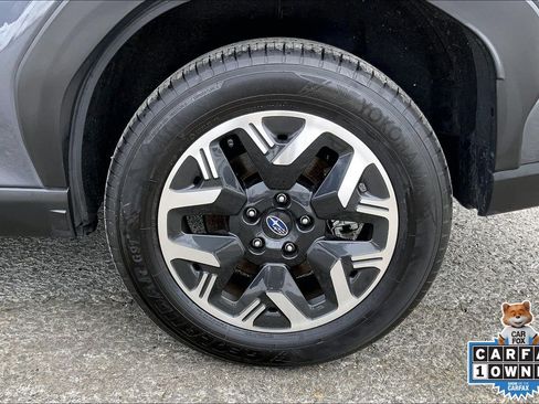 Certified 2025 Subaru Forester Premium image 11