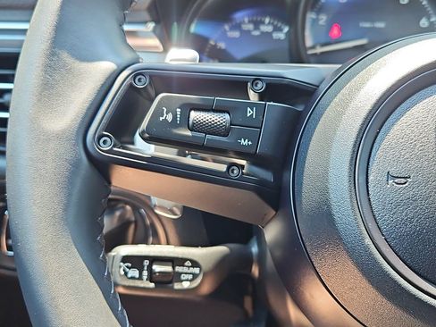 Certified 2026 Porsche Macan AWD/4WD image 31