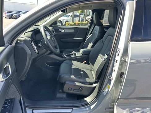 Certified 2026 Volvo XC40 B5 Plus w/ Protection Package Premier image 17