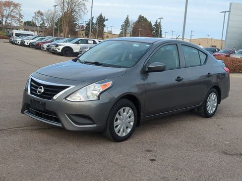 Used 2017 Nissan Versa S Plus image 4