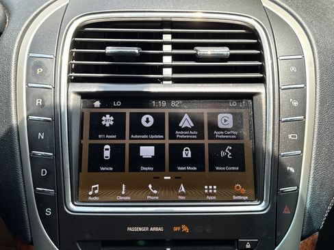Used 2019 Lincoln Nautilus Reserve FWD image 22