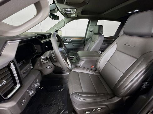 New 2026 GMC Sierra 1500 Denali w/ Denali Reserve Package image 17